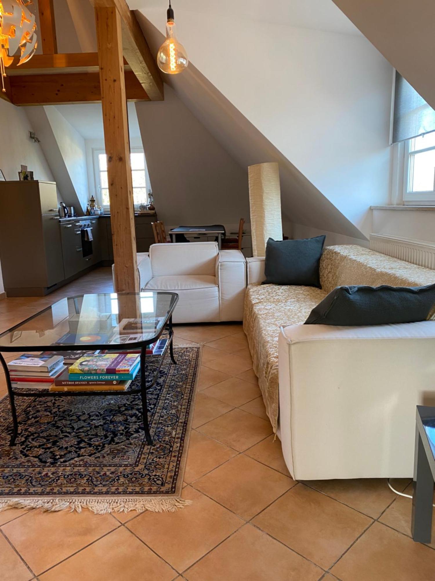 Appartement Helle Und Ruhige Dachgeschosswohnung